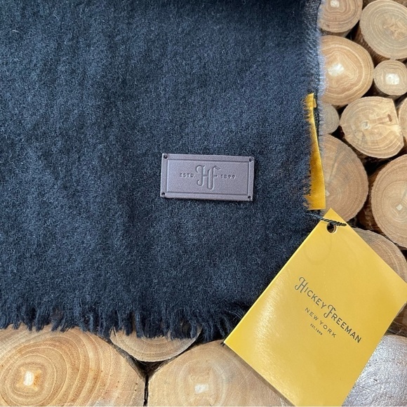 Hickey Freeman Black/Gray Center Stripe Double-Face 100% Cashmere Scarf $125 NWT - Picture 6 of 9